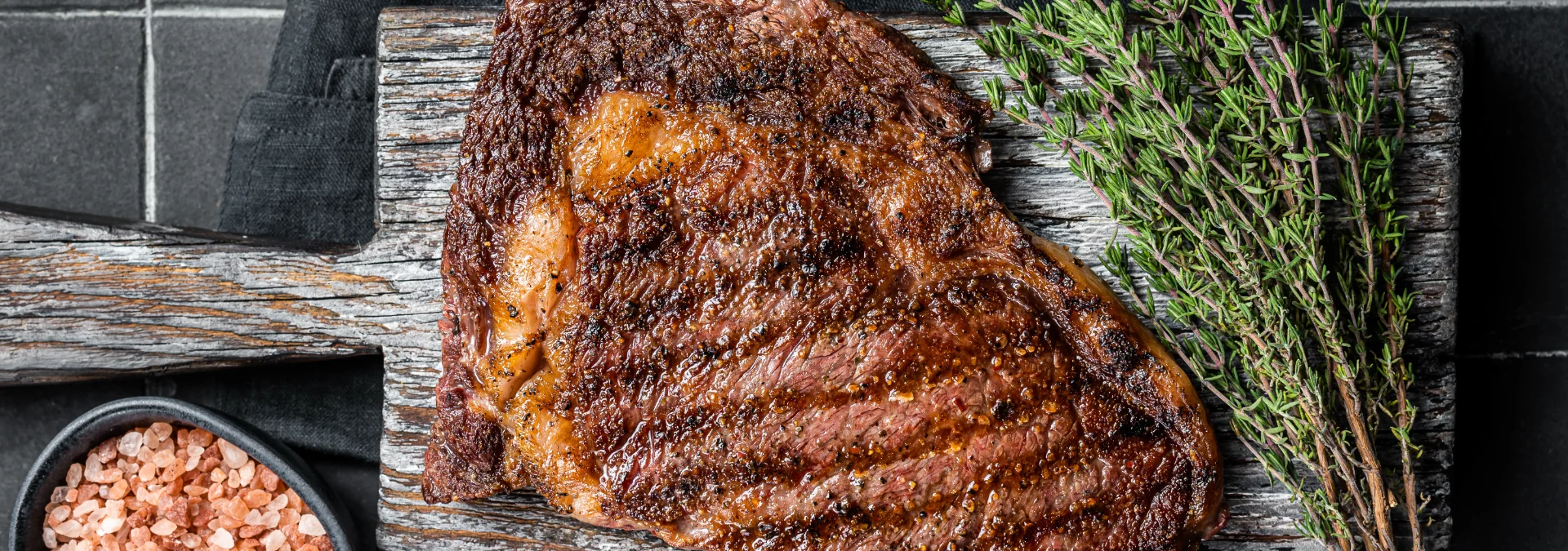 Dry aged beef ribeye — Κρεοπωλείο Βικάτος